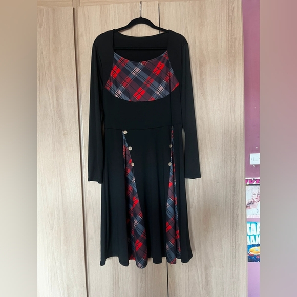 Black and Red Women's Dress - Picture 1 of 3